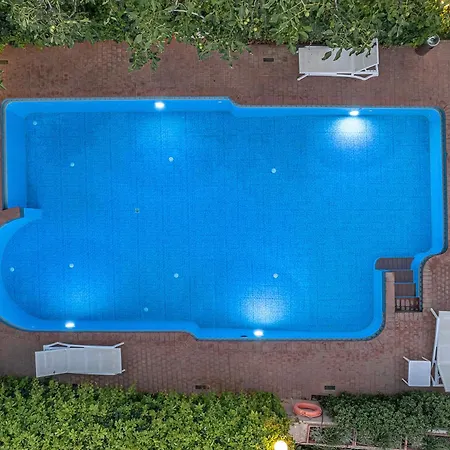 ακάλη 4*