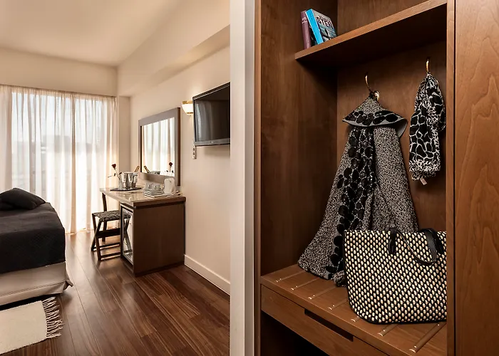 Civitel Akali Hotel 4*