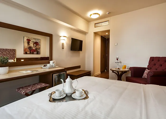 Hotel Civitel Akali 4*