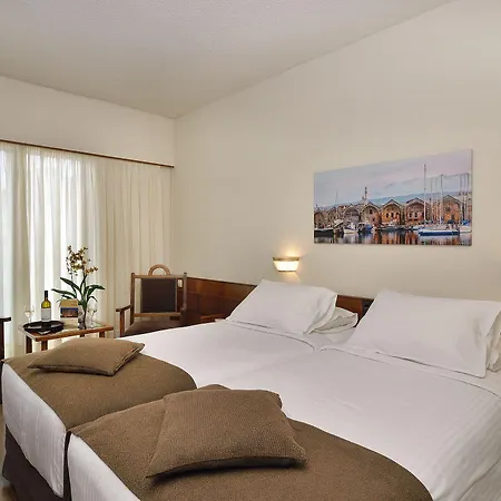 Hotel Civitel Akali 4*